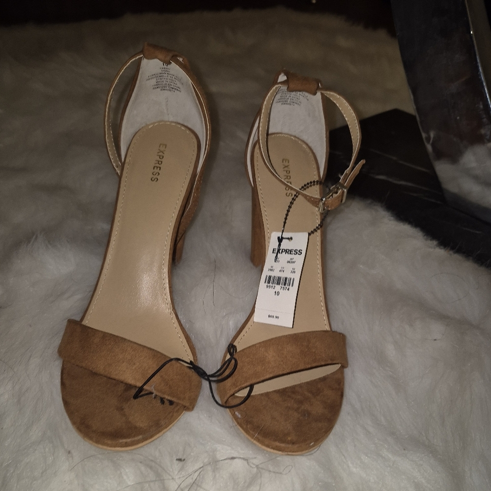 Express sude super comfy heels